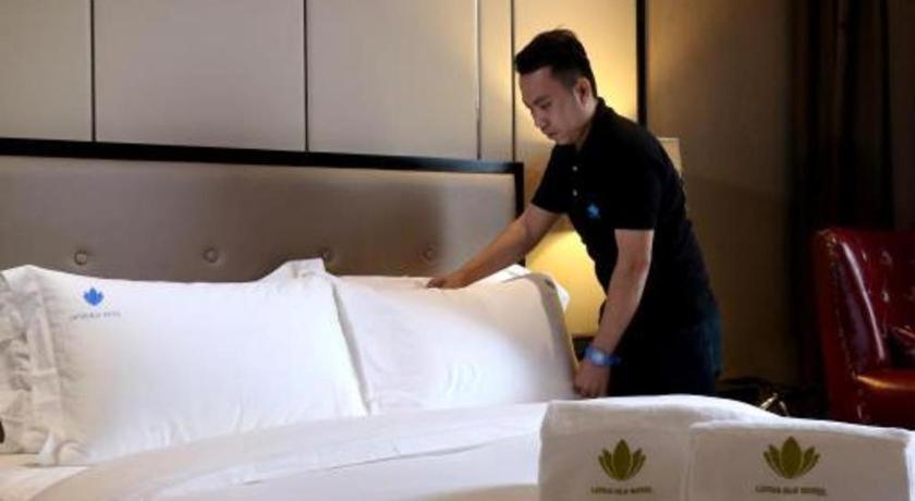 โรงแรมโลตัส บลู เลกัซปี ภายนอก รูปภาพ